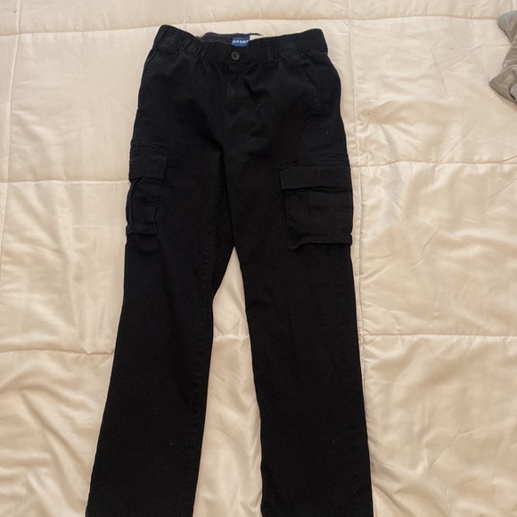 Old Navy Cargo Pants Relax Fit- 2pairs - Picture 4 of 5